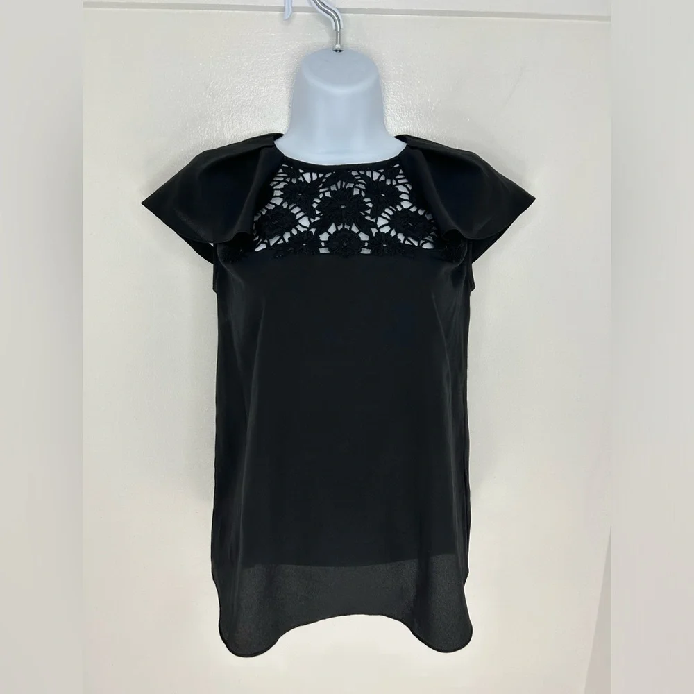 Kate Spade Flutter Sleeve Top Size XXS Black‎ Crochet Front Frilly Feminine
